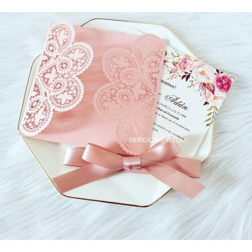 50pc/Lot Elegant Lace Wedding Invitations with Ribbon Pink White Laser Cut Greeting Cards For Announcement Custom Printing