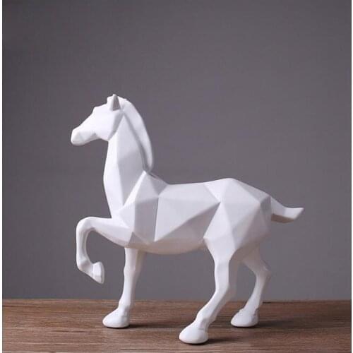2018 NEW LIMITED RESIN CRAFT WHITE HORSE FIGURINE STATUE OFFICE ORNAMENTS SCULPTURE HOME DECORATION ACCESSORIES GIFT SCULPTURE