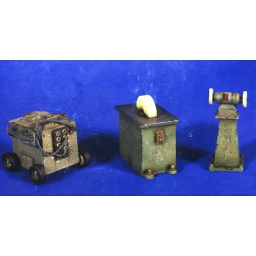 1/35 scale model scene scenario factory workshop accessories 3 figure Resin Model Kit Free Shipping