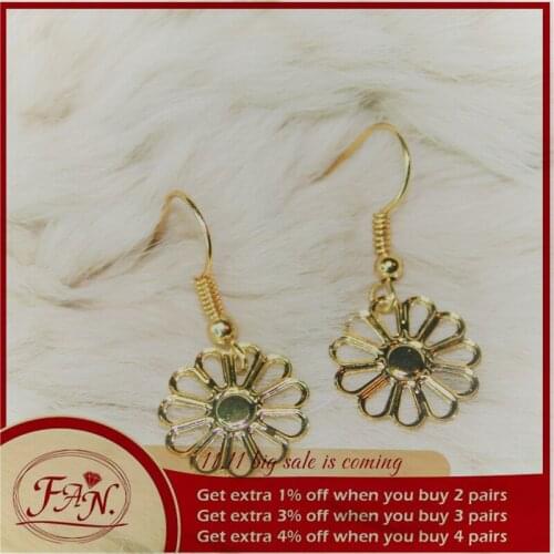 2021 New INS Trendy Hot Sale Charming Lovely Cute Gorden Color Daisy Flower Fashion Light Drop Earrings for Girls Women Ladies