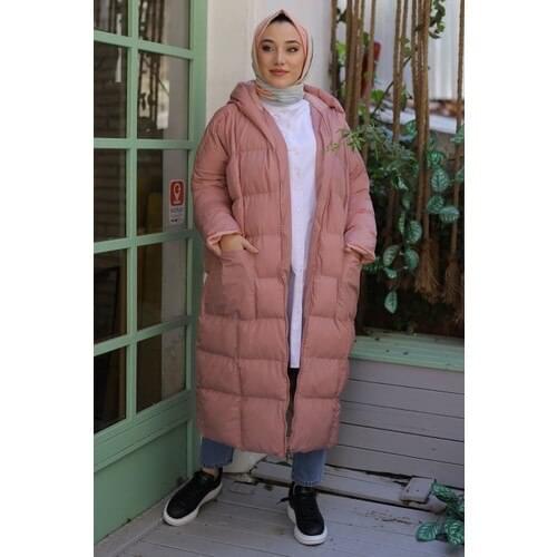 Arya Women's Outerwear