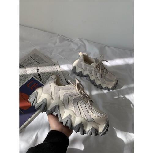 Retro fashion simple thick bottom mesh breathable and comfortable 2021 spring and autumn new ladies casual sneakers trend