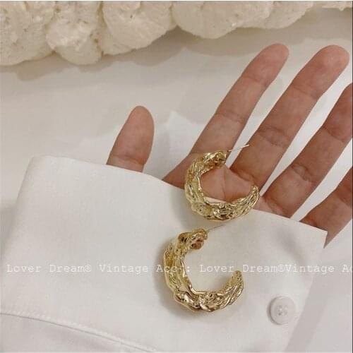 Retro Geometric C-Shaped Earrings Gold Metal Earrings Temperament Commuting Exaggerated INS Earrings Female Trend
