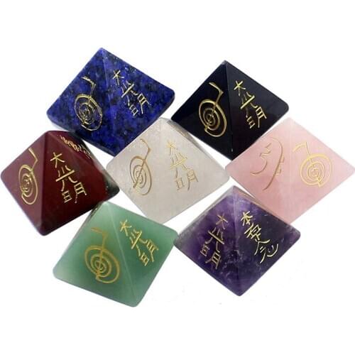 Natural Chakra Quartz Crystal Pyramid Engraved Balance Usui Reiki Symbols Reiki Healing Crystal Stone Home Decoration Gift