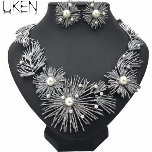 Imitation Pearl Big Flower Statement Necklace Set Woman Wedding Set African Metal Bridal Earrings Necklace Jewelry Sets UKEN
