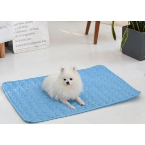 Pet Soft Summer Cooling Mats Blanket Pet Dog Self Cooling Mat Pad Summer Car Seat Ice Silk Mat Pet Cooling Non Sticking Blanket