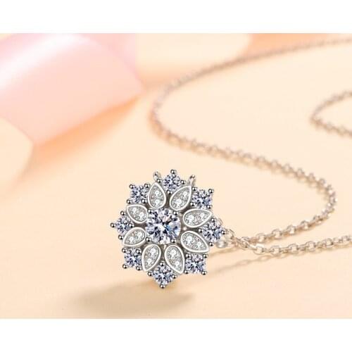Passed Diamond Test Perfect Cut Moissanite 925 Sterling Silver Sunflower Shape Diamond Pendant Classic Fashion Diamond Jewelry