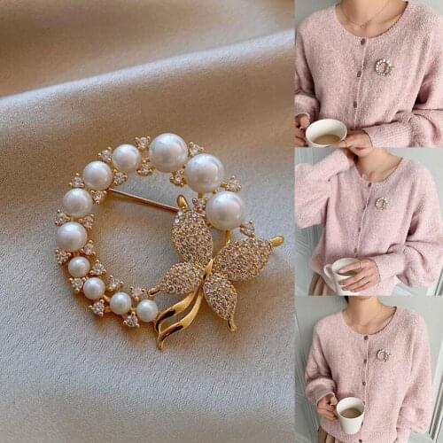 2021 Trendy Pearl Rhinestone Circle Brooch Trendy Elegant Butterfly Brooch Fashion Pins Jewelry For Women Wedding Party Gift