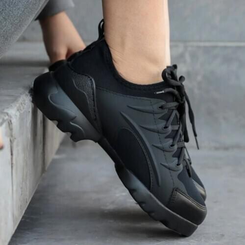 Electra Black Sneaker