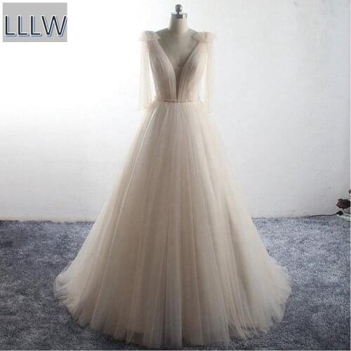 Tulle Satin V-Neck Floor-Length Layered Skirt Princess A-Line Wedding Dresses Chapel Train Custom Made Bridal Gowns