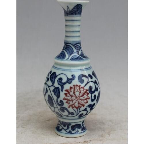 Exquisite Small Chinese Antique Handmade Blue and White Porcelain Flowers Designs Auspicious Ornament Vase No.3