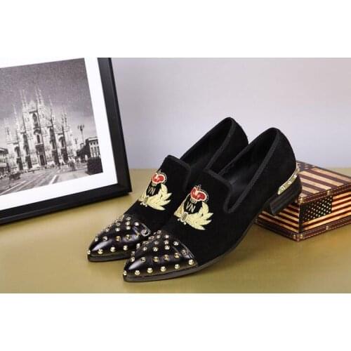 New style Handmade men velvet shoes with Toe and back gold Rivet Leather ashion mens casual loafers smoking slipper mens flats