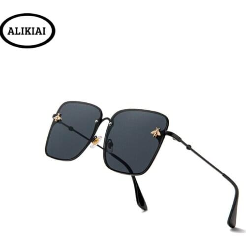 Retro Square Sunglasses Women 2019 Brand Designer Bee Metal Frame Oversized Glasses Fashion Female Gradient Shades Oculos UV400