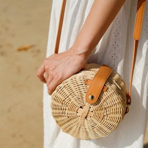 Fashion Round Rattan Women Shoulder Bags Wicker Woven Crossbody Bag Casual Summer Beach Straw Bag Lady Bali PurseTravel Sac 2021