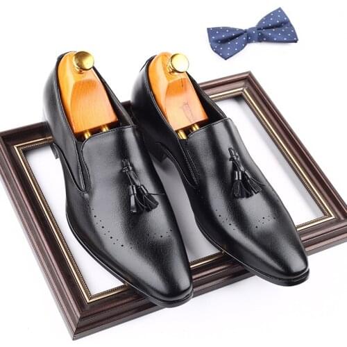 2021 New Personality Fashion Tassel British Mens Pointed a Recreational Leather Shoes Breathable Nd Wear-resistant Shoes