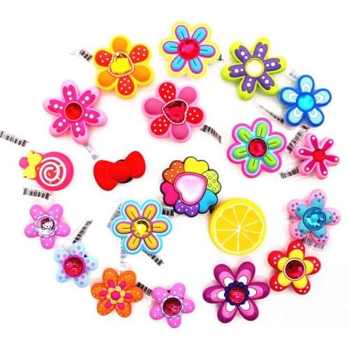 1pcs High Imitation Shoe Charms Colorful Heart-shaped Shoe Buckles Original Accessory fit Bracelets Croc JIBZ Kids Gifts F-ZBX20