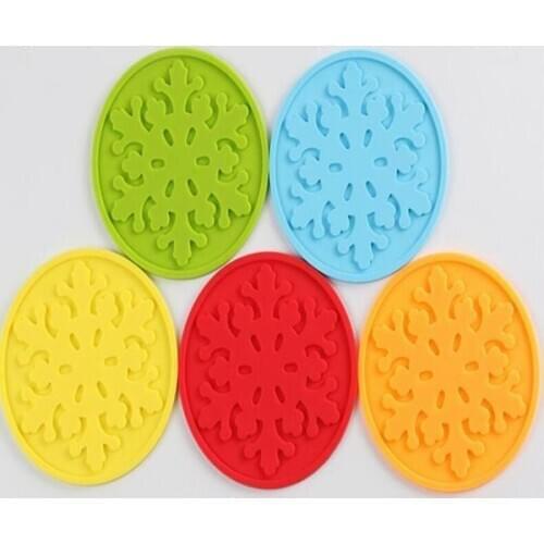 Silicone Snowflake Coasters Cup Coaster Table Decoration Tea Mug Placemat Cup Coaster Mat Pad Drinks Holders