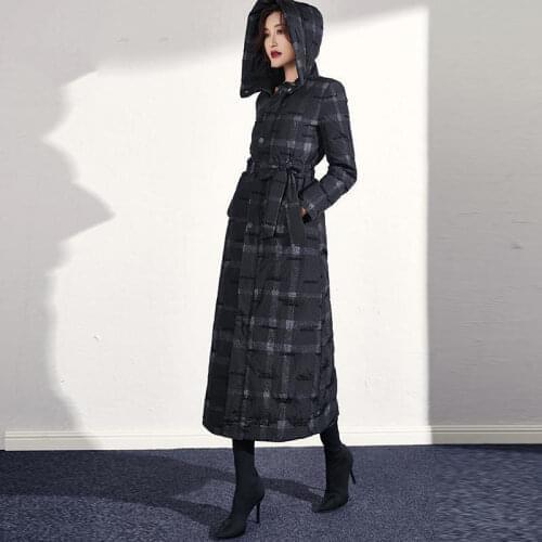 Plaid long down padded jacket womens 2021 new thick and warm winter super long to ankle waist and thin coat
