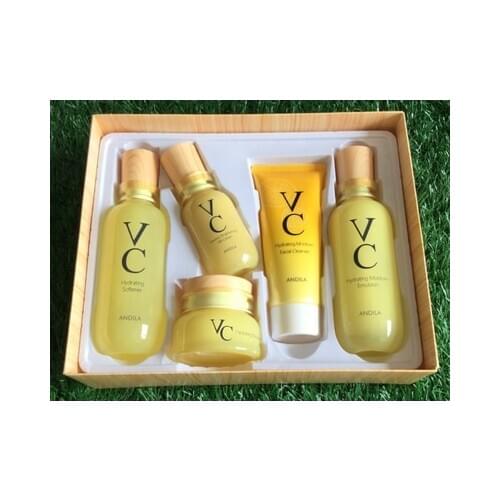 Skin Care Set Vitamin C ,Snail essence, HyaluronicAcid Moistruizing Serum Face Care Kit Beauty Care