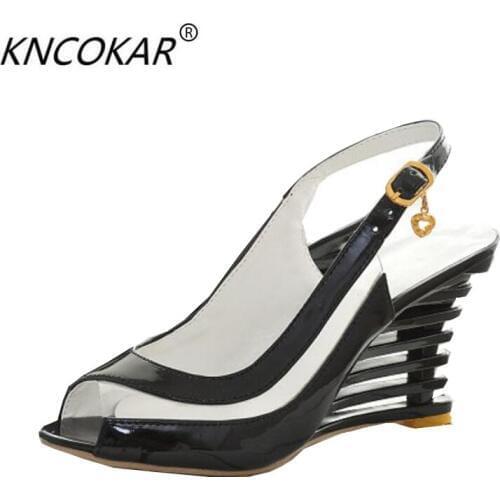 After the summer sandals, the sandals will be followed by a fish-nosed wedge heel and a high-heeled ladys shoe 40-41-42-43