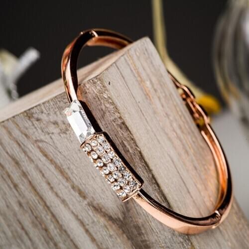 European and American fashion trendy non-fading girlfriend bracelet rose gold color titanium jewelry for modern female gifts