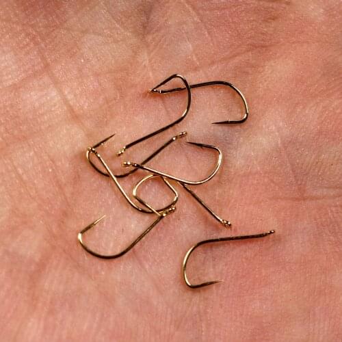 20PCS Fine Wire Dry Fly Hook Golden Red Color Fly Tying Hook Small Fly Fishing Tying Hooks for Small Trout