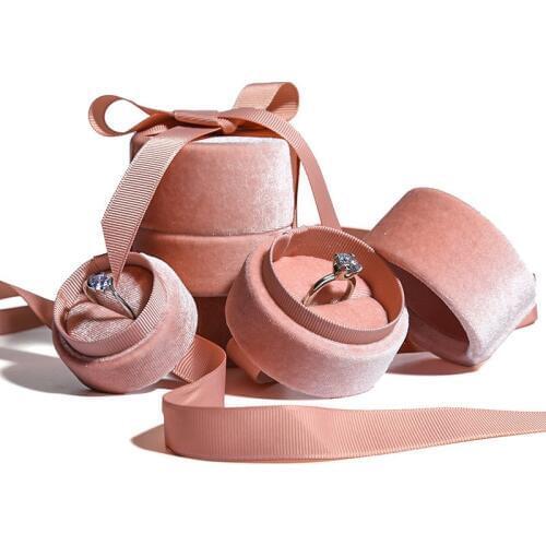 Wholesale jewelry packaging box in pink velvet round bowknot for ring pendant and necklace