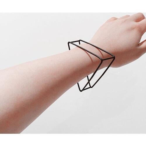 3 colors 2018 new fashion jewelry simple style triangle geometric hollow out bracelets & bangles punk bracelet for women bijoux