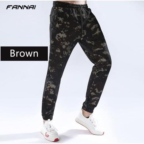 2019 New Sweatpants Mens Gyms Runners Pants Bodybuilding Clothing Casual Camouflage Men Sweatpants Runners Pants Skinny Trousers