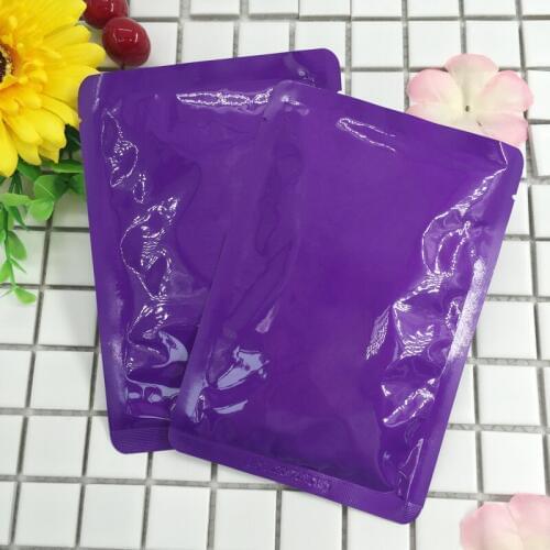 Moisturizing and replenishing water with two layers of stealth Silk Mask