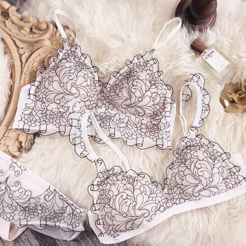 Three-dimensional lace lingerie and panty set without steel ring triangle cup bra & briefs sets halter thin sexy fairy underwear