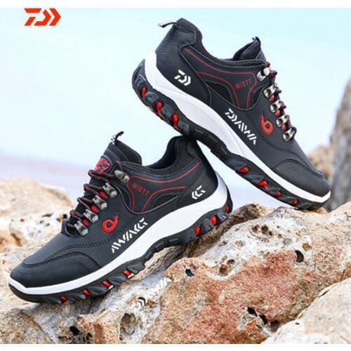Men Daiwa Hiking Fishing Shoes Anti-skid Mountain Climbing Boots Outdoor Athletic Breathable Waterproof Anti-wear Fishing Shoes