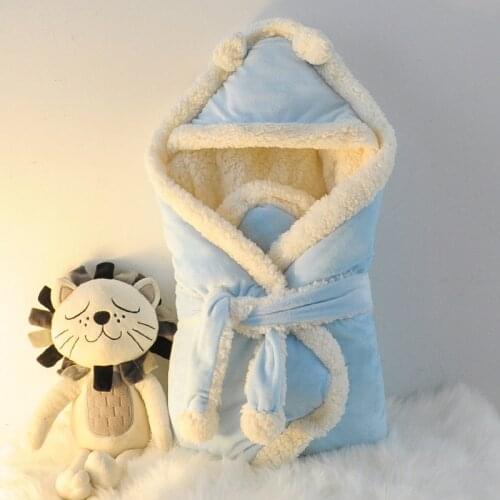 Babys autumn and winter thickened blanket, newborn out warm cartoon blanket, babys pure cotton lamb hair sleeping bag