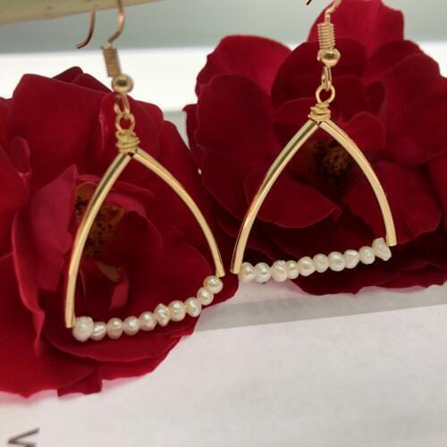 KBJW Original Design 2019 Fashion Delicate Earrings Handmade Copper Triangle Shape Freshwater Genuine Baroque Pearl Earrings
