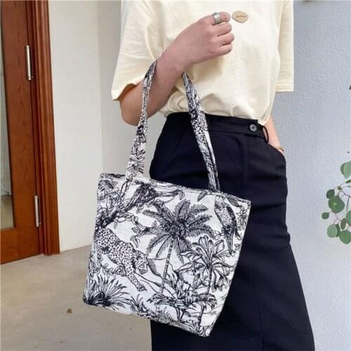 Canvas Shoulder Bag Embroidery Pattern Clutch Bags Retro Large Capacity Shoulder Bag Lightweight Tote Handbag for Women