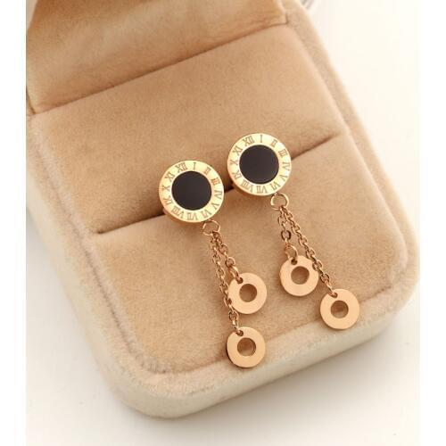 MOIKAMA Stud Earrings