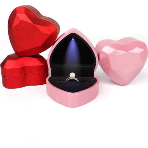 New Luxury Heart-Shaped LED Light Wedding Ring Box With Display Storage Jewelry Decoration Box Ring Pendant Bag Birthday Gift