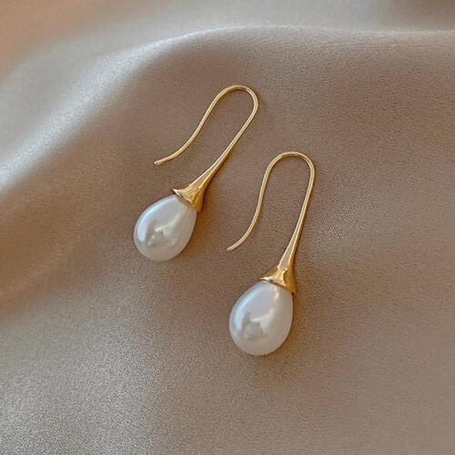 Elegant Gold Color Water Drop Simulation Pearl Earrings for Women Korean Elegant Baroque Pendientes Femme Fashion Party Jewelry