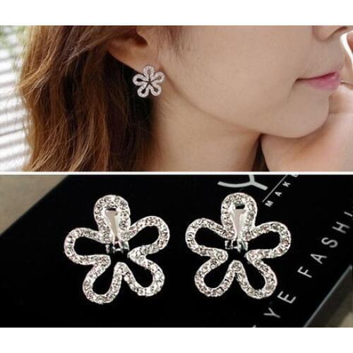 Sweet Five-leaf Flowers Hollow Out Rhinestone Earrings Gold Silver Color Clip on Earrings Non Pierced Ear Cuff for Women Girls