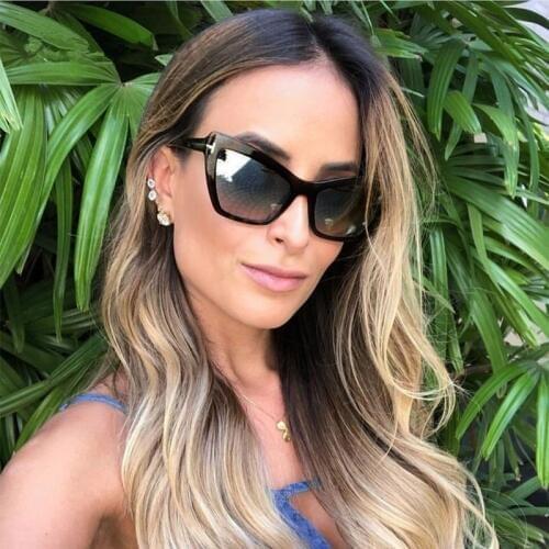 2019 New Lady Oversized Sunglasses for Women Cat Eye Brand Designer Glasses Fashion Rivet T Eyewear Trend Sun Glasses UV400