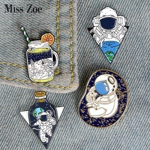 Space travel Enamel Pin Astronauts Special Edition Brooches Bag Clothes Lapel Pin Cosmic Space Badge for kids Jewelry Gift