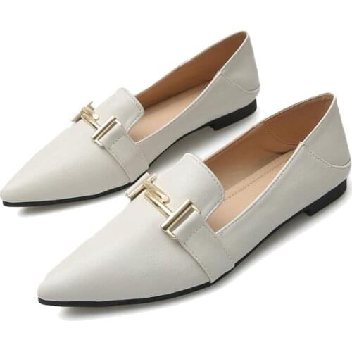 2021 Autumn New Flat Bottom Fashion Metal Buckle Pointed Toe Shoes for Women