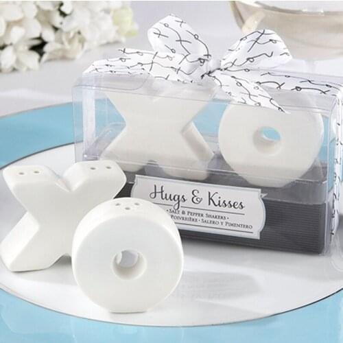 Free shipping Hugs & Kisses From Mr. & Mrs. XO Ceramic Salt and Pepper Shakers 8Set/Lot=16pcs/lot wedding favor party gifts