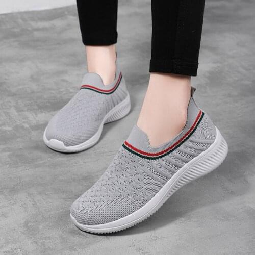 Ultralight Outdoor Walking Shoes Women Autumn Breathable New Fashion Sock Sneakers Female Round Toe Non-Slip Causal Sock Shoes