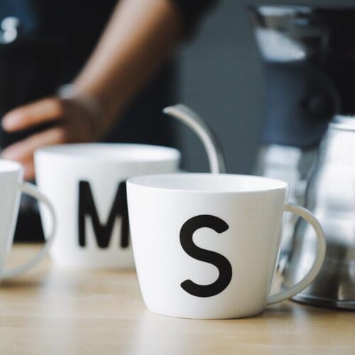 Bone china white letter printed ceramic mugs with handgrip coffee milk creative breakfast tea mug brief style 450ml high quality