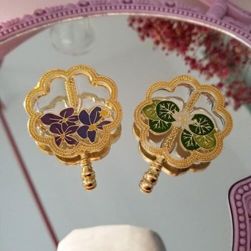 Creative Retro Golden Hollow Enamel Brooch Plant Flower Fan Pins Temperament Alloy Badge Clothes Accessories Woman Jewelry Gift