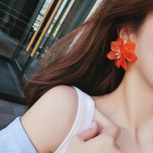 Yaologe Acrylic 3 Colors Flower Earrings 2020 New Temperament Stud Earrings Wedding Vacation Selfie Exaggeration Jewellery