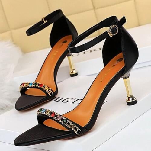 2021 Summer Elegant Women 7.5cm Thin High Heels Sandals Designer Ladies Glitter Crystal Heels Sandals Wedding Shoe Sandals Women