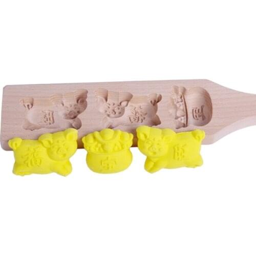 1 Set Wooden Mooncake Mold Chinese Traditional Mid-autumn Festival Moon Cake Mould 3 Pig Shape Pastry Baking Tool for Muffin Pie
