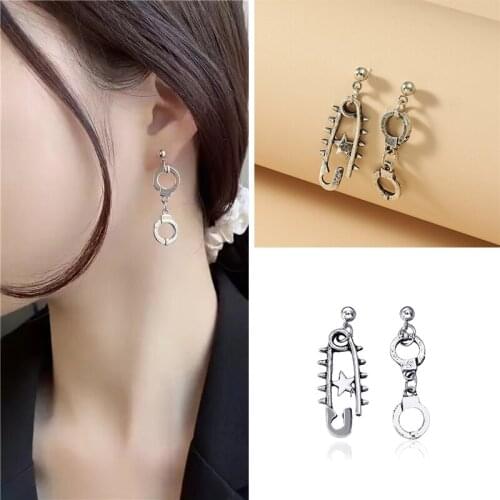 Asymmetric Metal Handcuffs Earrings Hip-hop Punk Style Retro Personality Geometry Stud Earrings Wedding Party Gifts